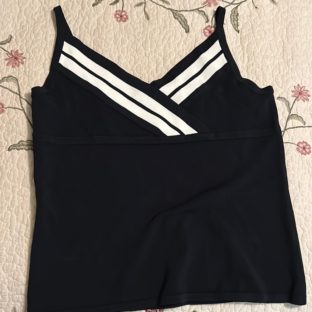 - Navy/White Don Castor sleeveless tank top excellent used condition sz M